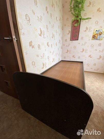 Кровать