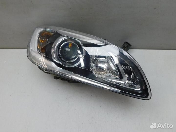 Фара правая Volvo S60