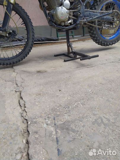 Подставка под мотоцикл