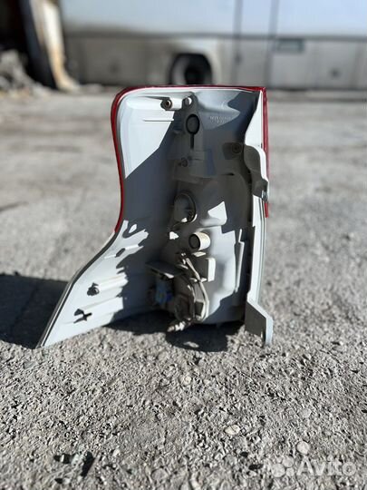 Фонарь задний правый Land Cruiser Prado 2009-2013