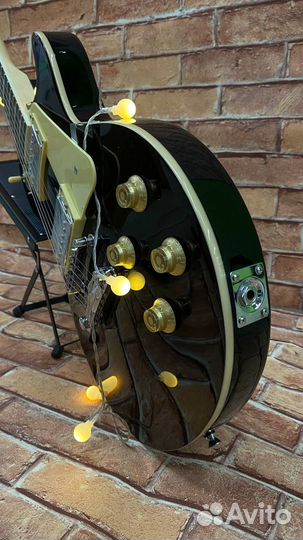 Изящная электрогитара fabio