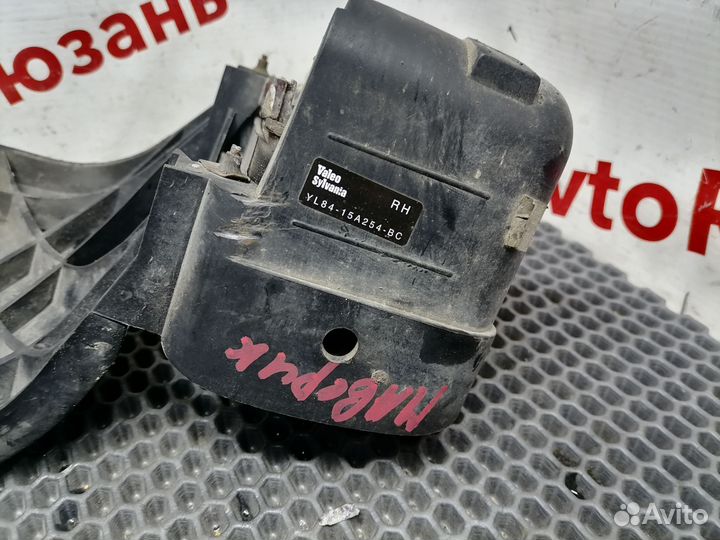 Правая противотуманная фара Ford Maverick