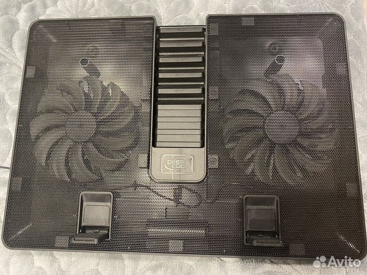 Подставка с охлаждением