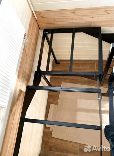 Лестница в дом или квартиру