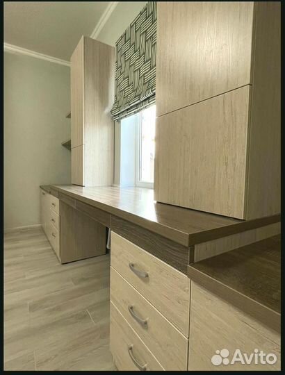 Рабочая зона у окна под ключ