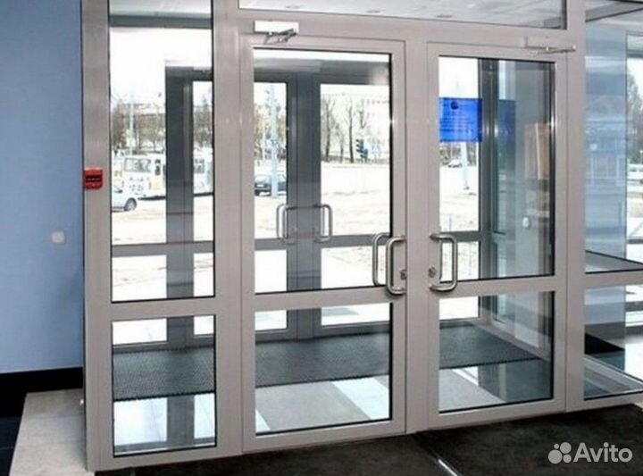 Дверь пластиковая / входная группа