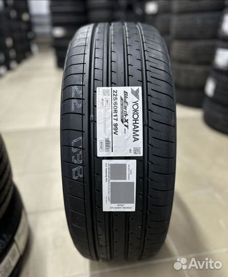 Yokohama BluEarth-XT AE61 225/60 R17 99V