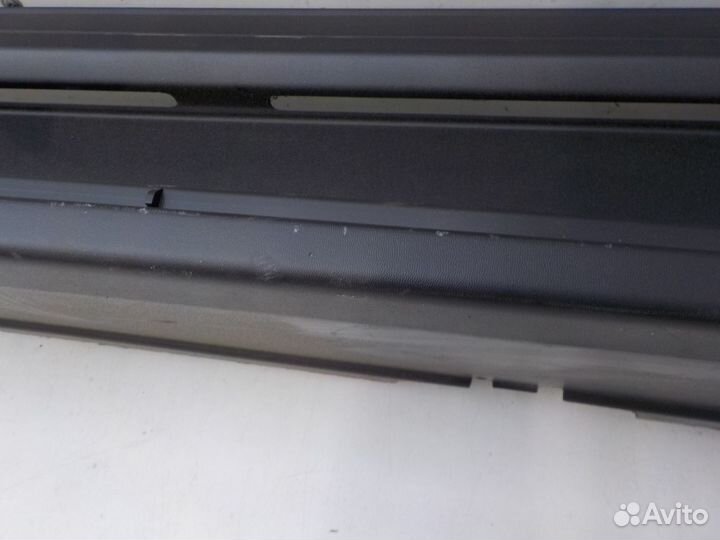 Б/У Б/У Накладка подножки правой A1676986600