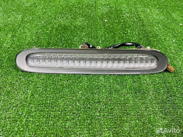 Стоп-сигнал задний Nissan Avenir