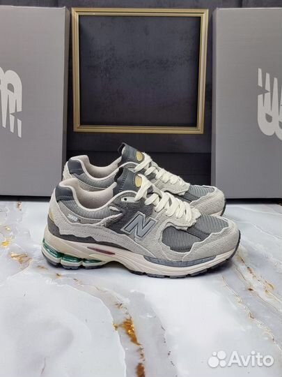 Кроссовки женские new balance 2002R