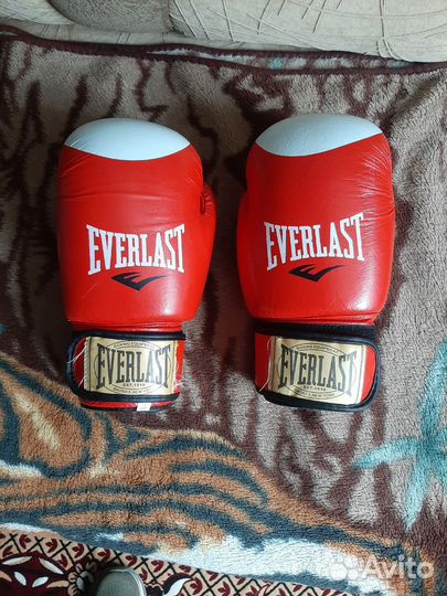 Боксерские перчатки 12 oz