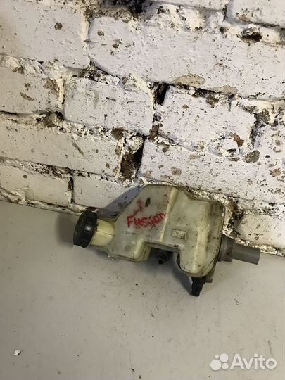 Главный тормозной цилиндр Ford Fusion