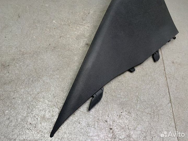 Накладка на стойку задняя левая Hyundai Solaris GI