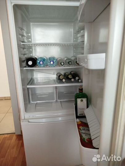 Холодильник бу indesit