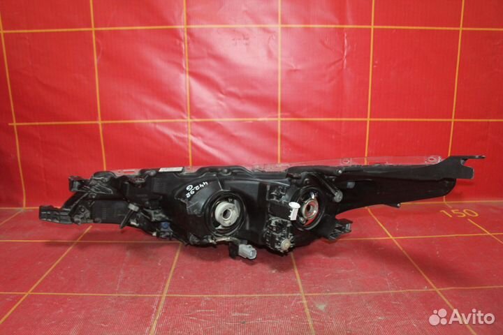 Фара правая Toyota Corolla