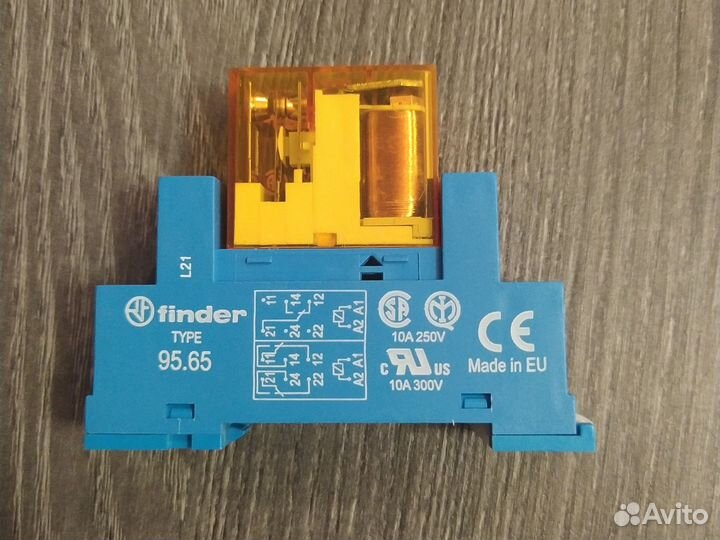 Реле 40.51.8.230.0000 230В AC 10А +Розетка 95.65