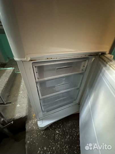 Холодильник indesit 200 см