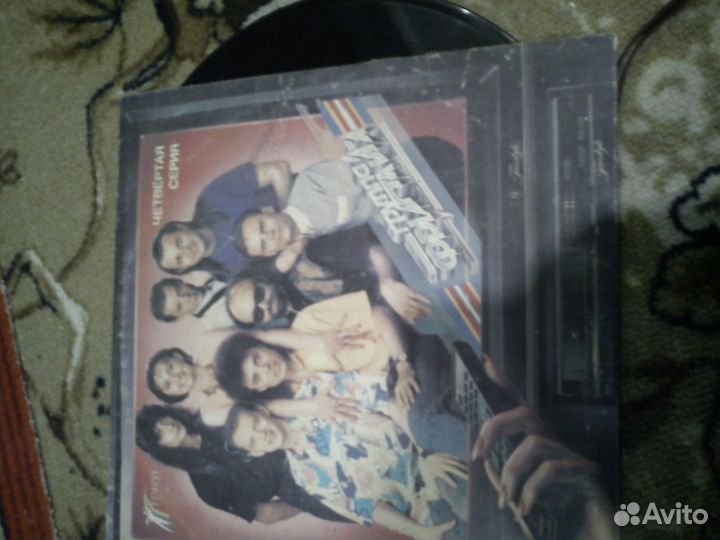 Видеокассеты, пластинки