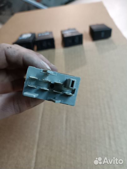 Кнопка аварийной остановки Volkswagen Passat B5+