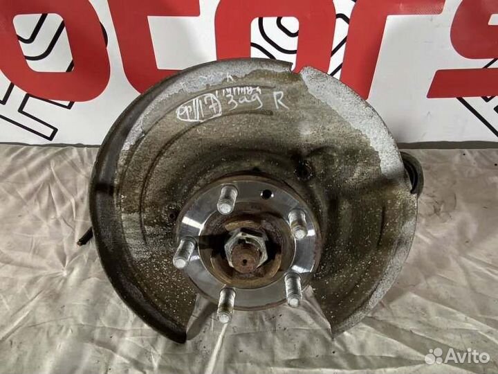 Цапфа задняя правая Land Rover Range Rover Evoque