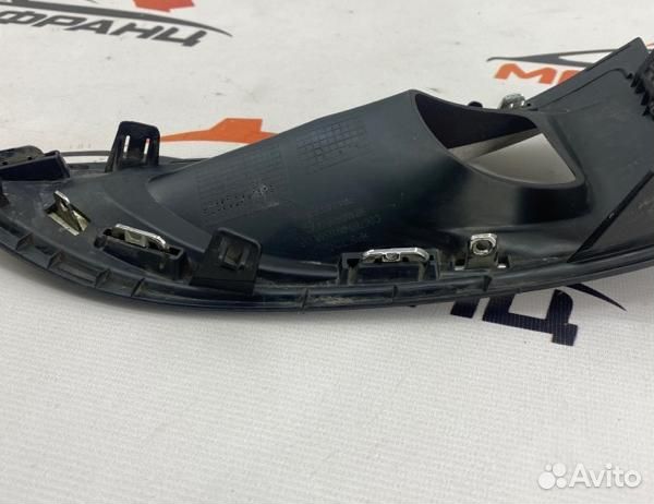 Накладка противотуманной фары передняя левая