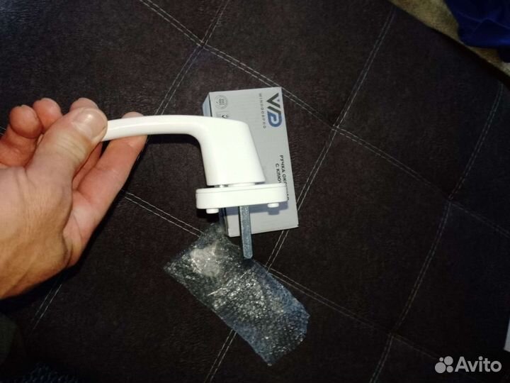 Ручка оконная с замком