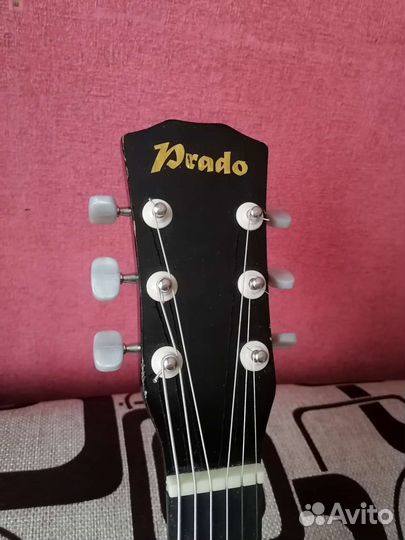 Акустическая гитара