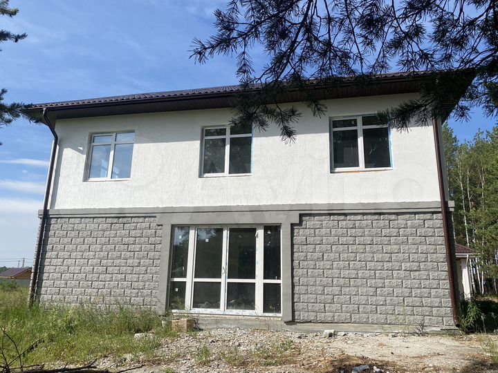 Коттедж 234 м² на участке 10 сот.