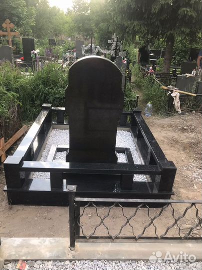 Памятники установка, изготовление, плитка, цоколя