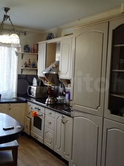 4-к. квартира, 82 м², 1/16 эт.