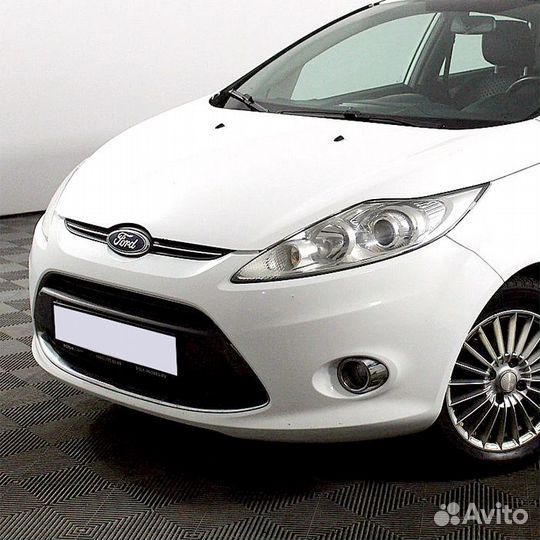 Бампер передний в цвет Ford Fiesta MK6