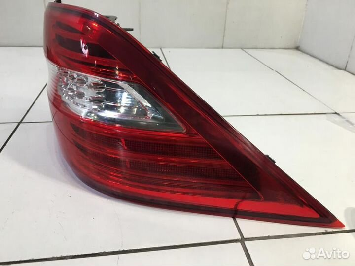 Фонарь задний наружный правый Mercedes-Benz M-Clas