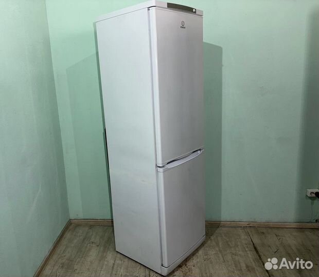 Холодильник indesit by