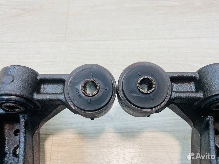 Цапфы задние пара Toyota Camry 40