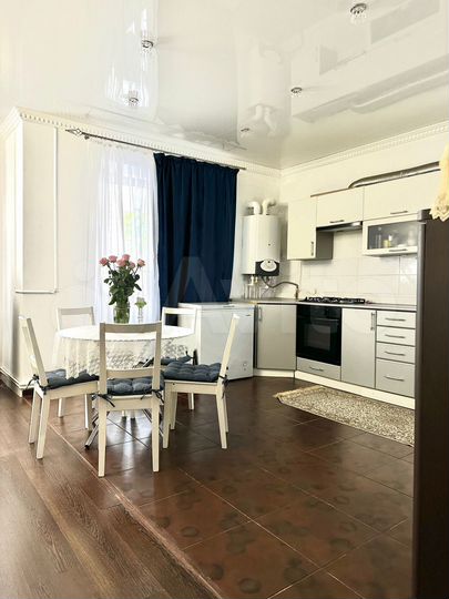 3-к. квартира, 82 м², 1/10 эт.