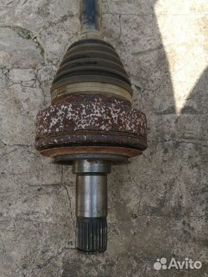 Задняя полуось