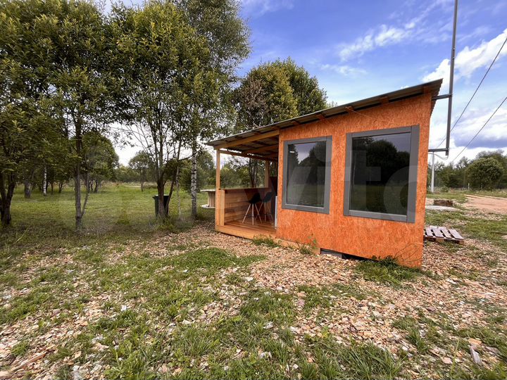 Дом 13 м² на участке 100 сот.