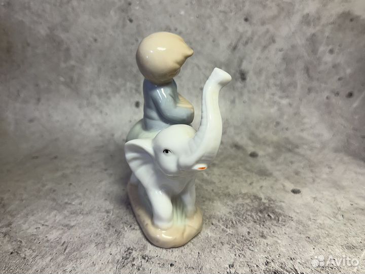 Фарфоровые статуэтки
