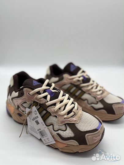 Кроссовки Adidas Response Bad Bunny новые