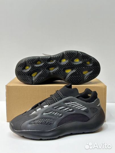 Кроссовки Adidas Originals Yeezy 700 V3