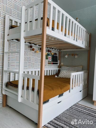 Детская двухъярусная кровать из бука