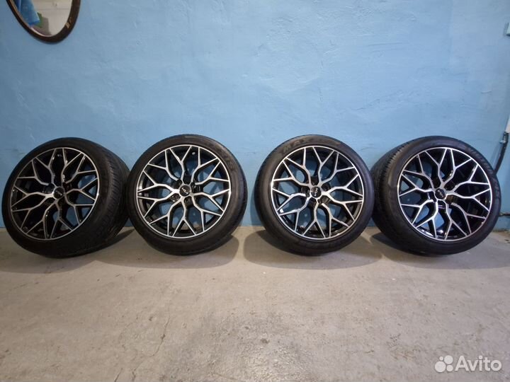 Maxxis MA-Z4S Victra 215/45 R17