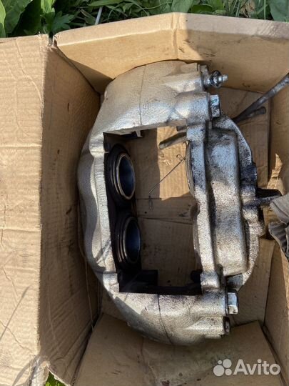 Суппорт land cruiser 200 передний левый