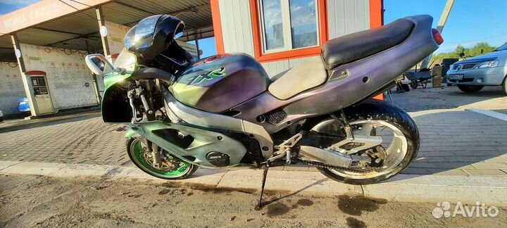 Продаю кавасаки зхр400