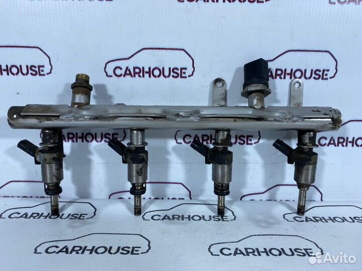 Рампа с форсунками Audi A4 1.8 CDA