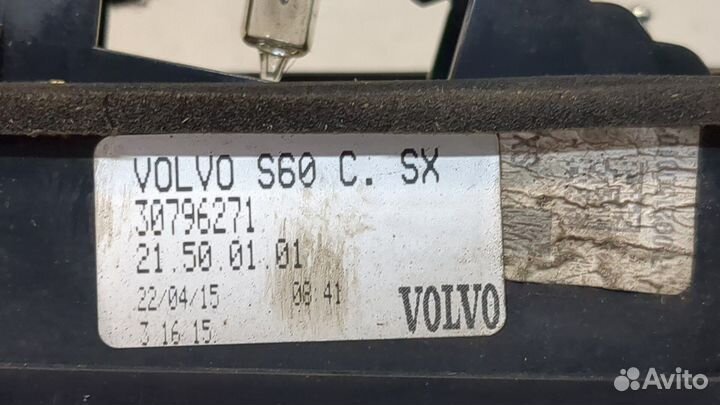 Фонарь крышки багажника левый Volvo S60