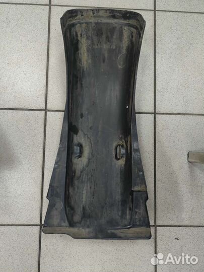 Задний подкрылок Yamaha XJ750