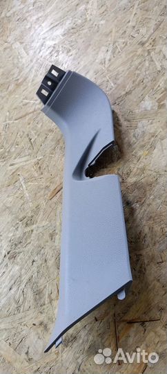 Обшивка двери, верхняя левая Luxgen