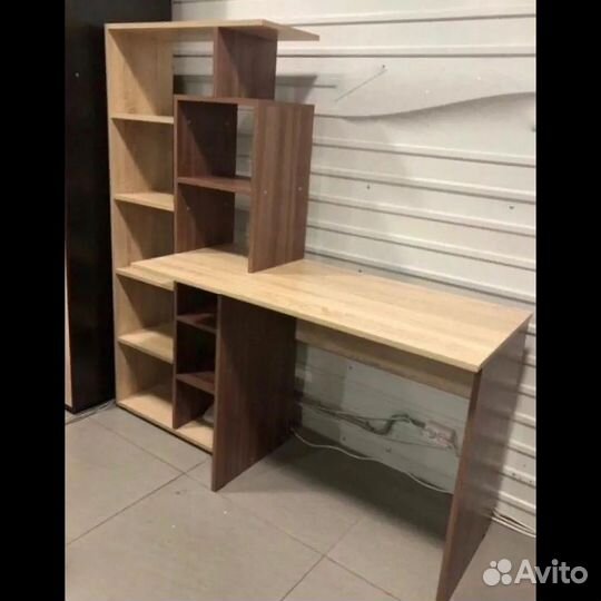 Письменный стол