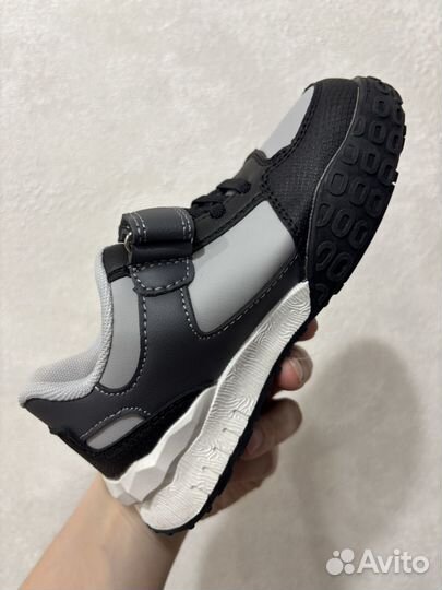 Кроссовки для мальчика 29 размер новые